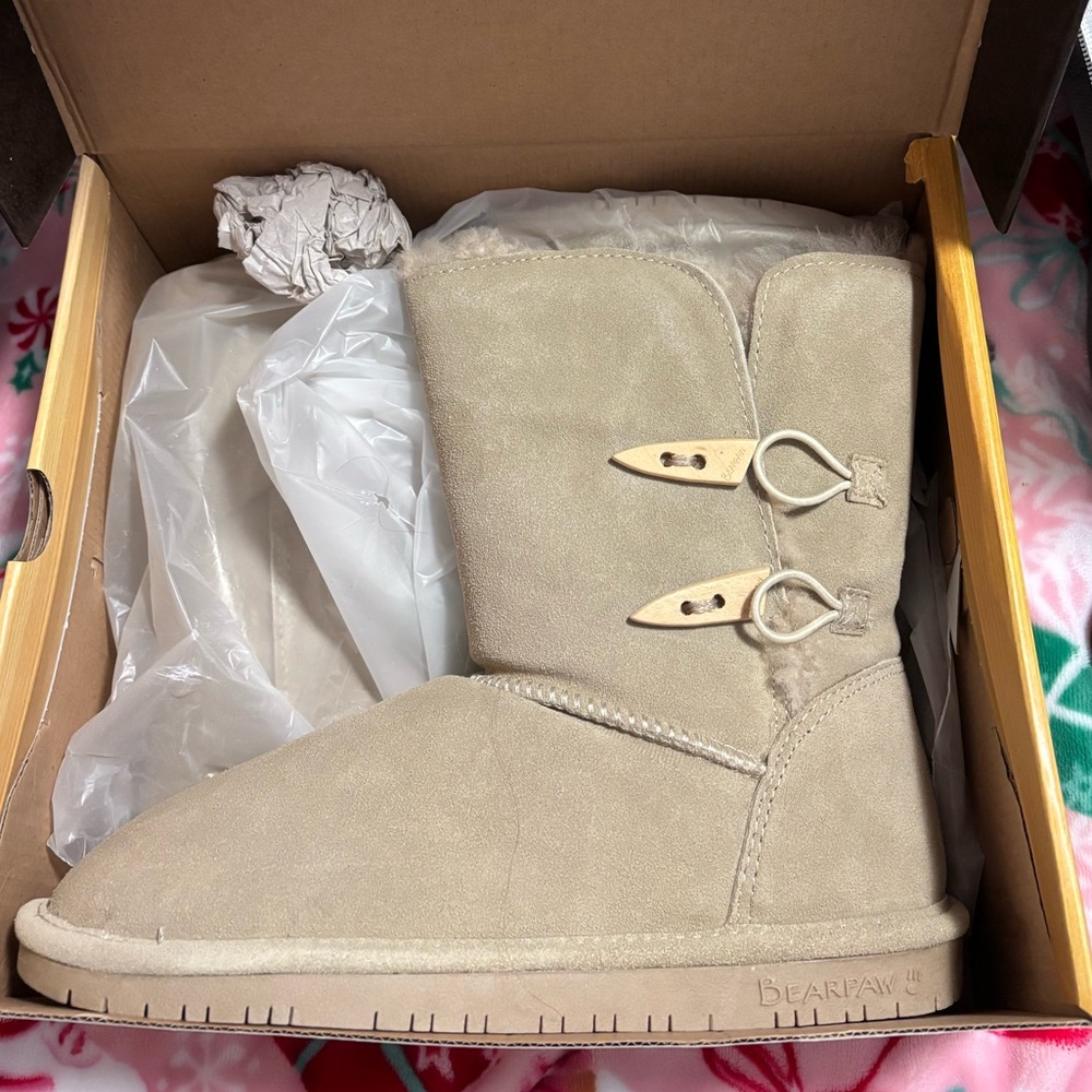 BEARPAW | ABIGAIL BOOT | CAMEL | SIZE 10 | SUEDE & FAUX FUR